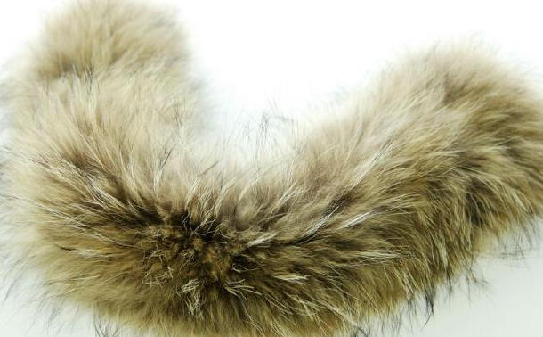 Application of laser cutting machine on fur collar